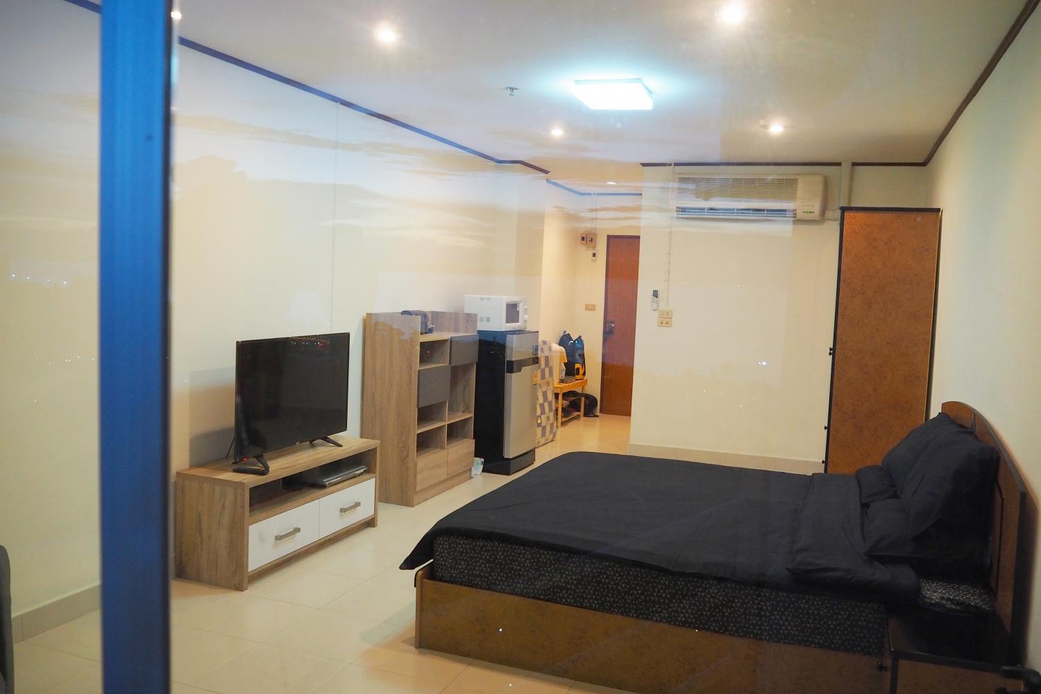 Jomtien Beach Condominium For 