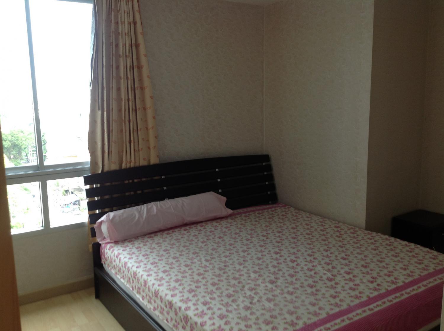 Room for rent near BTS Saphan-