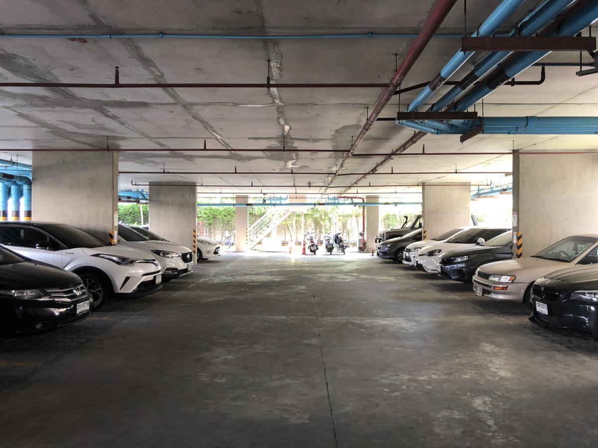 Car parking for rent monthly N